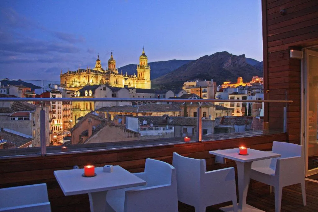 HOTEL XAUEN en pleno centro con acceso autorizado y a 100m de la Catedral - 3-star hotel in Jaén, Jaén - photo 1