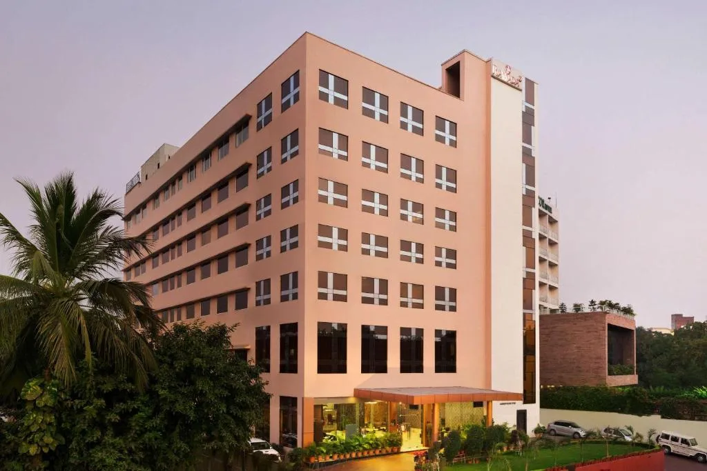 Ramada Jamshedpur Bistupur - Hotel de 4 estrellas en Jamshedpur, Jamshedpur - photo 1