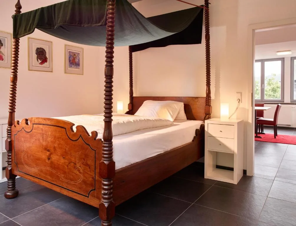 Luxusapartment Burgschänke - Hotel de null estrelas em Kaiserslautern, Kaiserslautern - photo 1