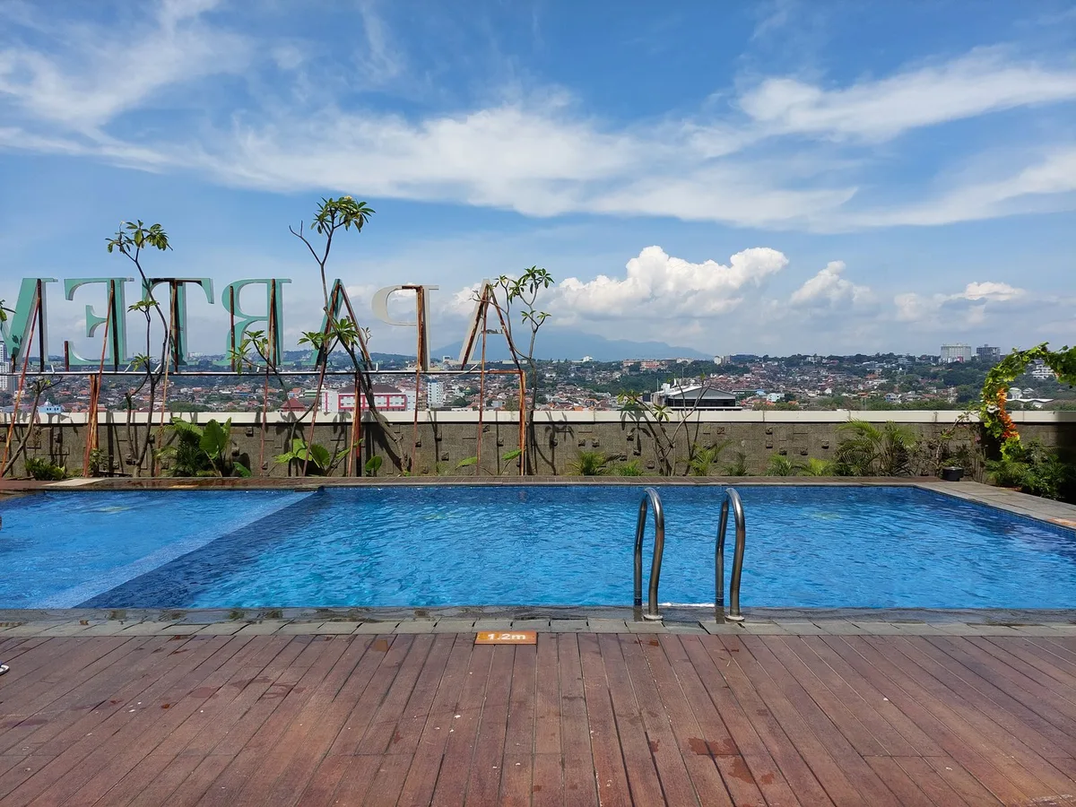 HORISON ULTIMA Sentraland Simpang Lima Semarang - 4-star hotel in Kota Semarang, Kota Semarang - photo 1