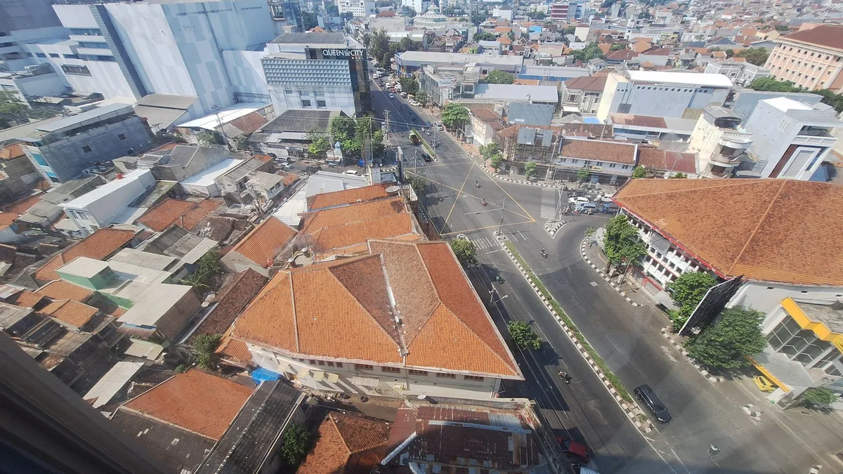 Hotel Louis Kienne Pemuda - 4-star hotel in Kota Semarang, Kota Semarang - photo 1