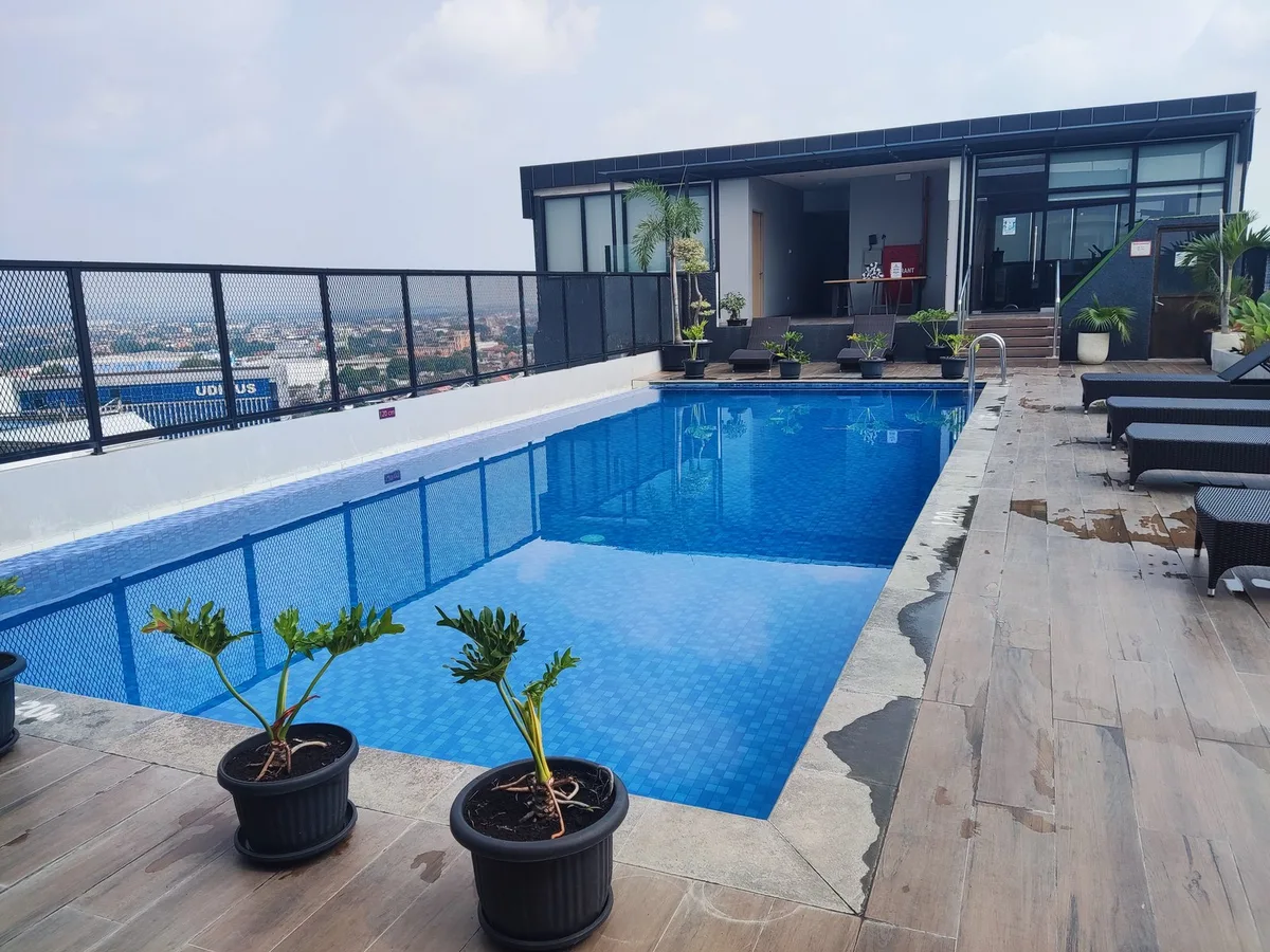 Quest Prime Pemuda - Semarang - 4-star hotel in Kota Semarang, Kota Semarang - photo 1