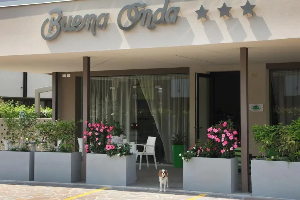 fachada y entrada de Hotel Buena Onda, Peschiera del Garda