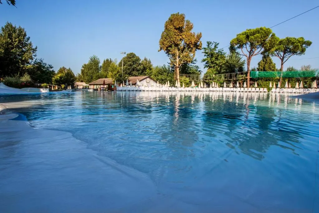 Aire de jeux et jardin de l'hôtel La Diga Altomincio près de Valeggio sul Mincio