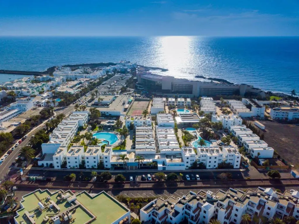 Oasis Lanz Beach Mate - Hotel de 4 estrelas em Costa Teguise, Lanzarote - photo 1