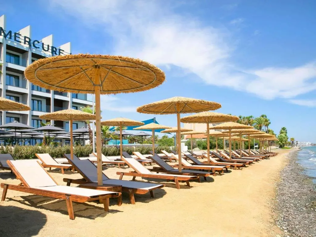Mercure Larnaca Beach Resort - Hôtel 4 étoiles, 7041 Larnaka, Larnaca - photo 1