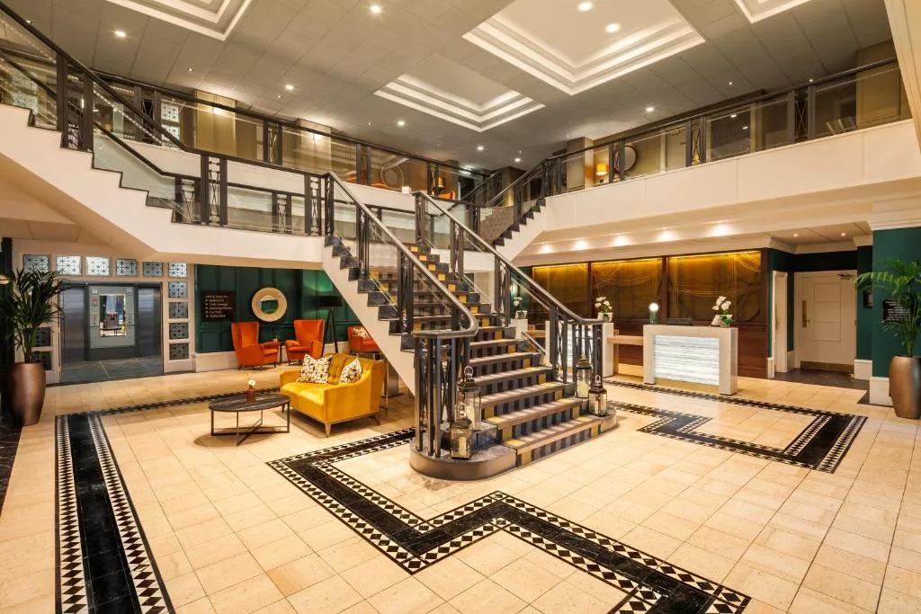 Crowne Plaza Leeds by IHG - 4-star hotel in Leeds, Leeds - photo 1