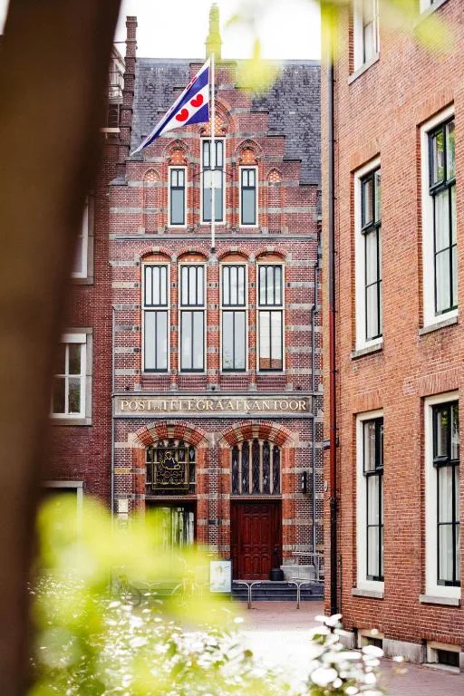 Post-Plaza Hotel & Grand Café - Hotel de 4 estrelas em Leeuwarden, Leeuwarden - photo 1
