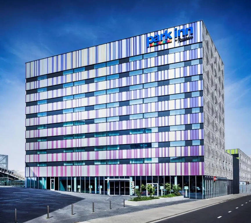 Park Inn by Radisson Leuven - Hotel de 3 estrellas en Leuven, Leuven - photo 1