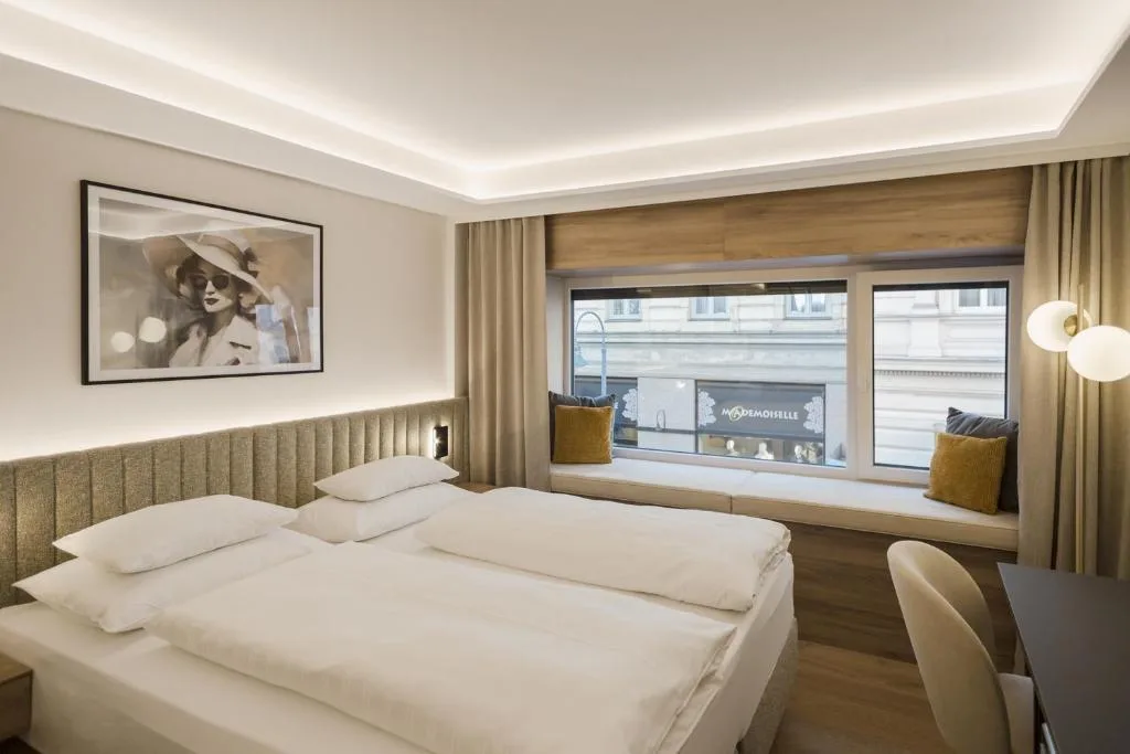 Hotel Schwarzer Bär - 4-star hotel in Linz, Linz - photo 1