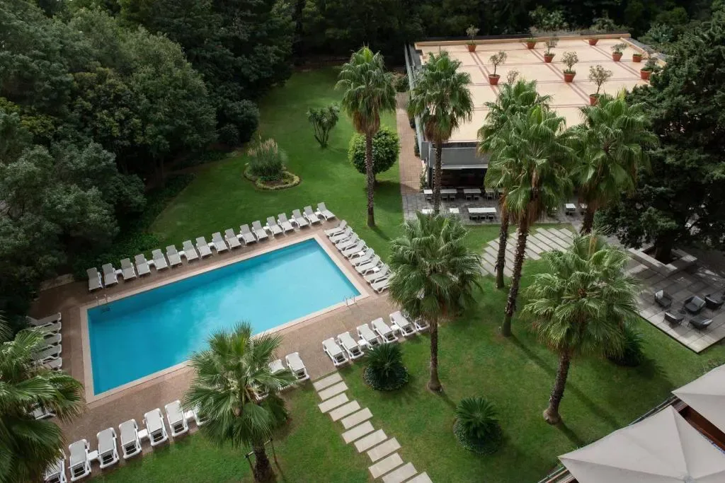 Lisbon Marriott Hotel exterior and garden area