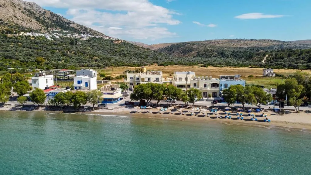 Almiriki Chios Rooms & Apartments - 3-star hotel in Líthion, Líthion - photo 1
