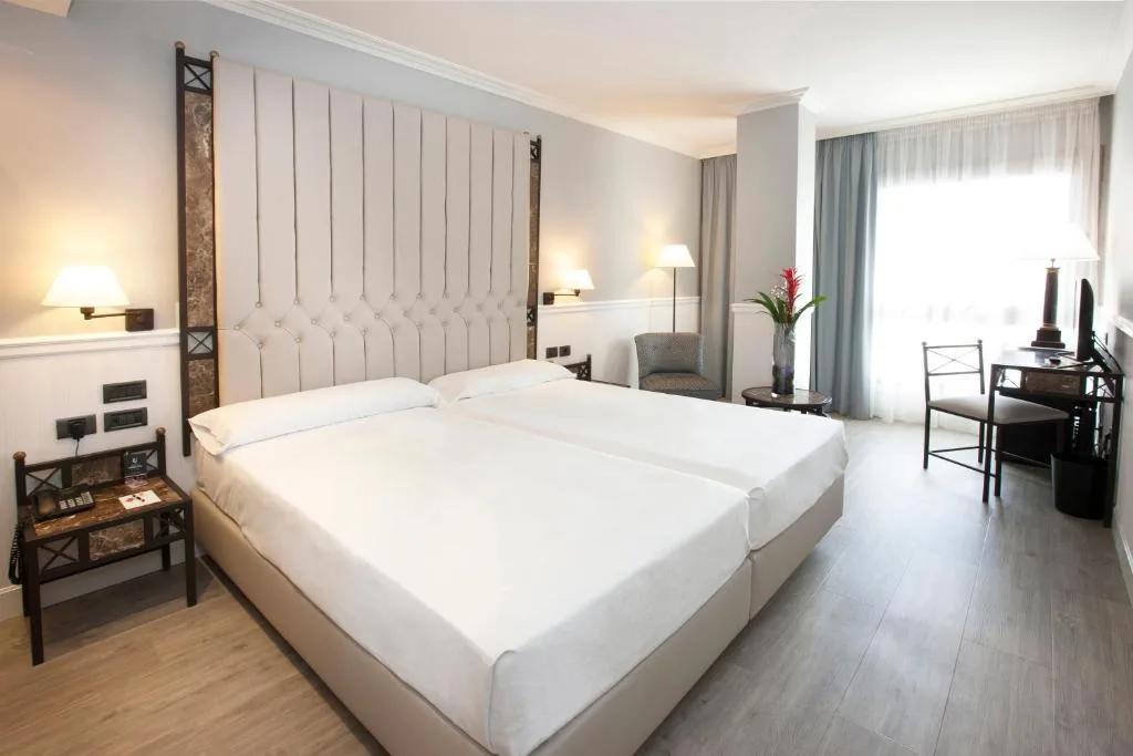 Hotel Gran Via - Hôtel 4 étoiles, Logroño, Logroño - photo 1