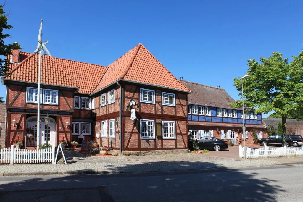 Landhotel Klempau - Hotel de 3 estrellas en Lübeck, Lübeck - photo 1