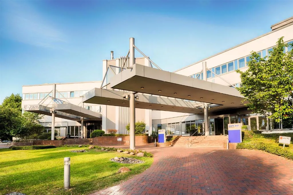 Park Inn by Radisson Lübeck - Hotel de 4 estrellas en Lübeck, Lübeck - photo 1