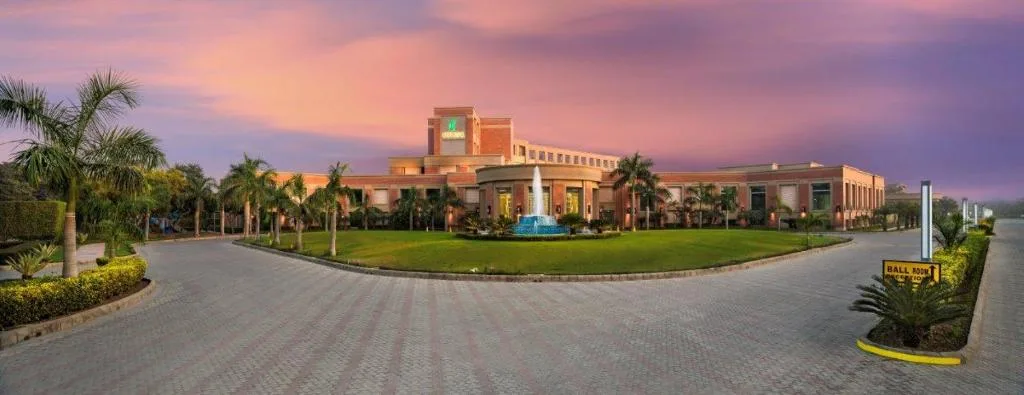 NIRVANA Luxury Hotel l Ludhiana - Hotel de 5 estrellas en Ludhiana, Ludhiana - photo 1