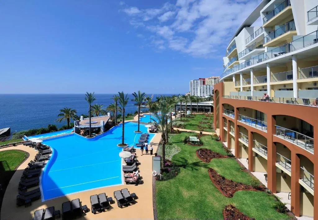 Pestana Promenade Ocean Resort Hotel - Hotel de 4 estrellas en Sao Martinho, Madeira - photo 1