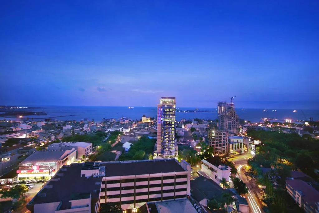 Aston Makassar Hotel & Convention Center - 4-star hotel in Makassar, Makassar - photo 1