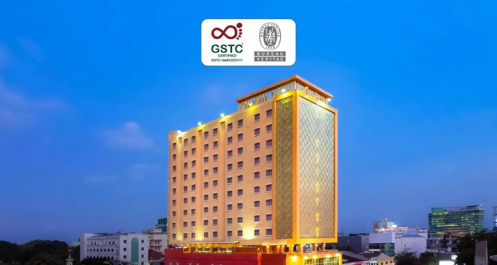 Best Western Plus Makassar Beach - 4-star hotel in Makassar, Makassar - photo 1