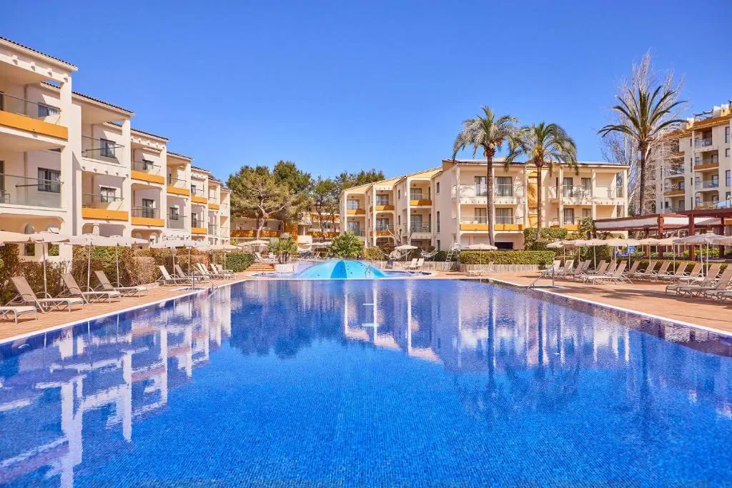 Pool area at Zafiro Tropic hotel, Port d'Alcudia, Mallorca