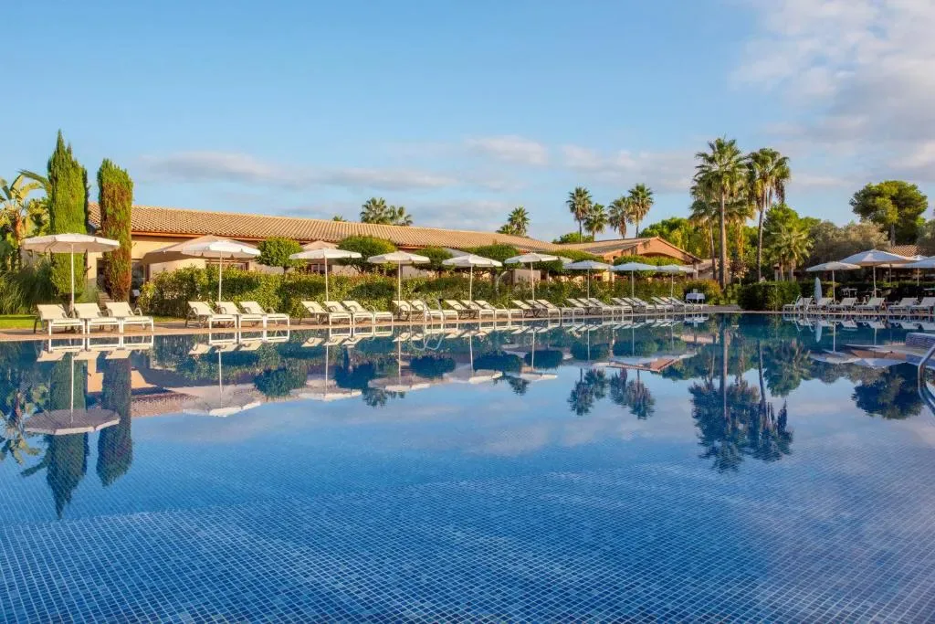 Valentin Playa de Muro resort with pool and garden, Mallorca