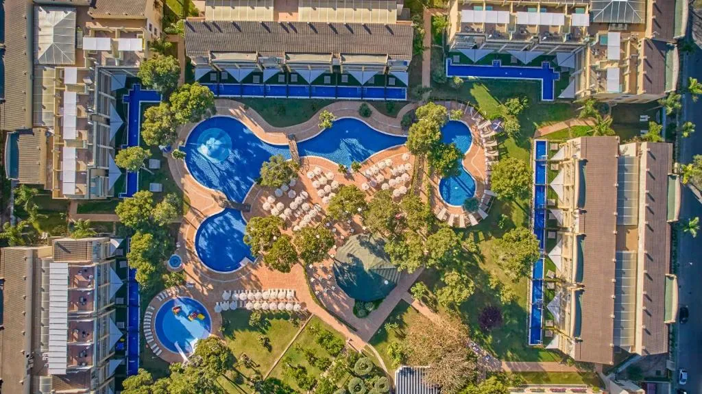 Fachada y piscina del Zafiro Mallorca & Spa, Can Picafort