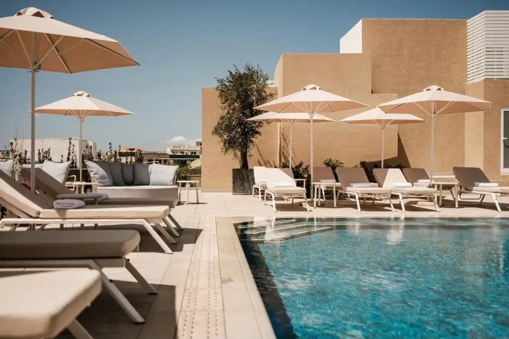 Courtyard by Marriott Sliema - Hotel de 4 estrellas en Sliema, Malta - photo 1