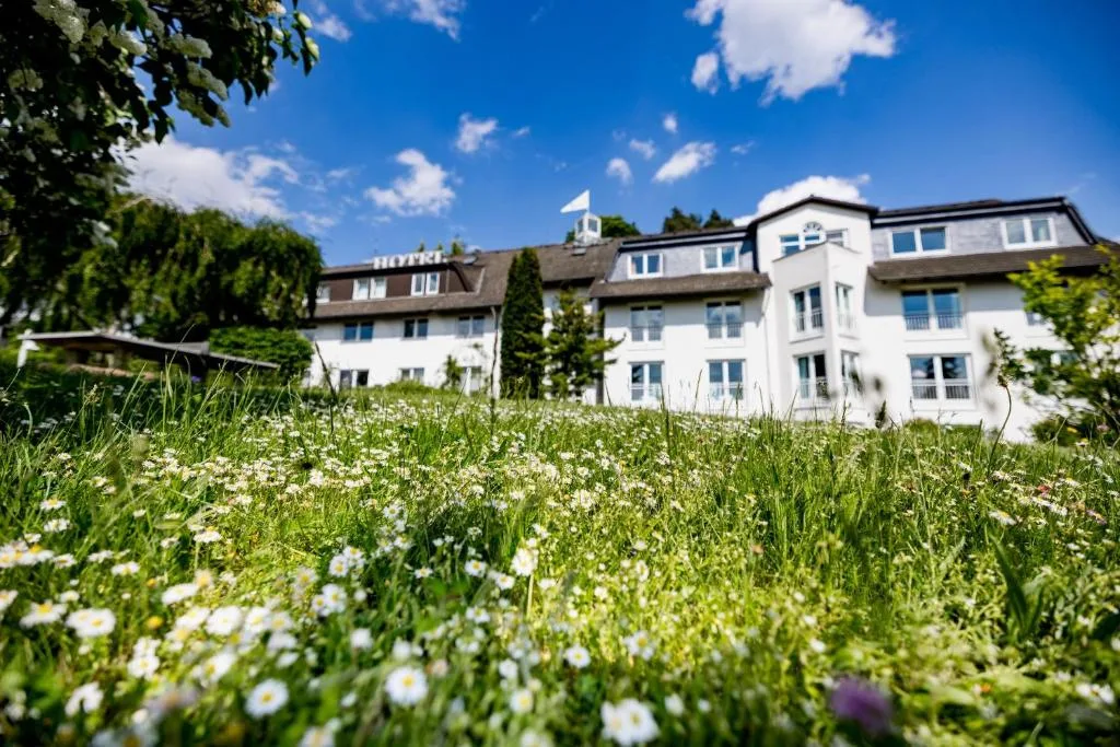 Landhotel Bellevue - 4-star hotel in Marburg an der Lahn, Marburg an der Lahn - photo 1