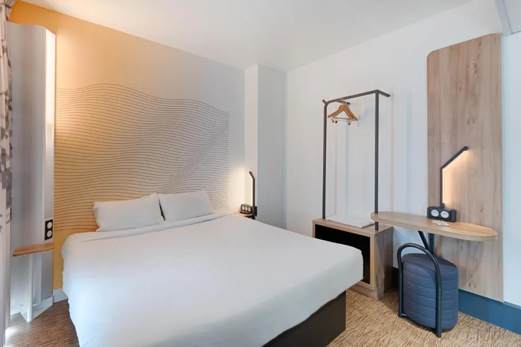 B&B HOTEL Marseille Centre La Joliette - Hotel de 3 estrellas en Marseille, Marseille - photo 1