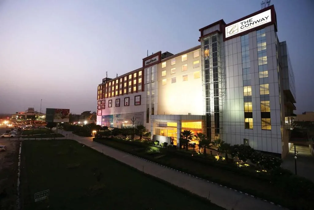 The Conway - Hotel de 4 estrelas em Meerut, Meerut - photo 1