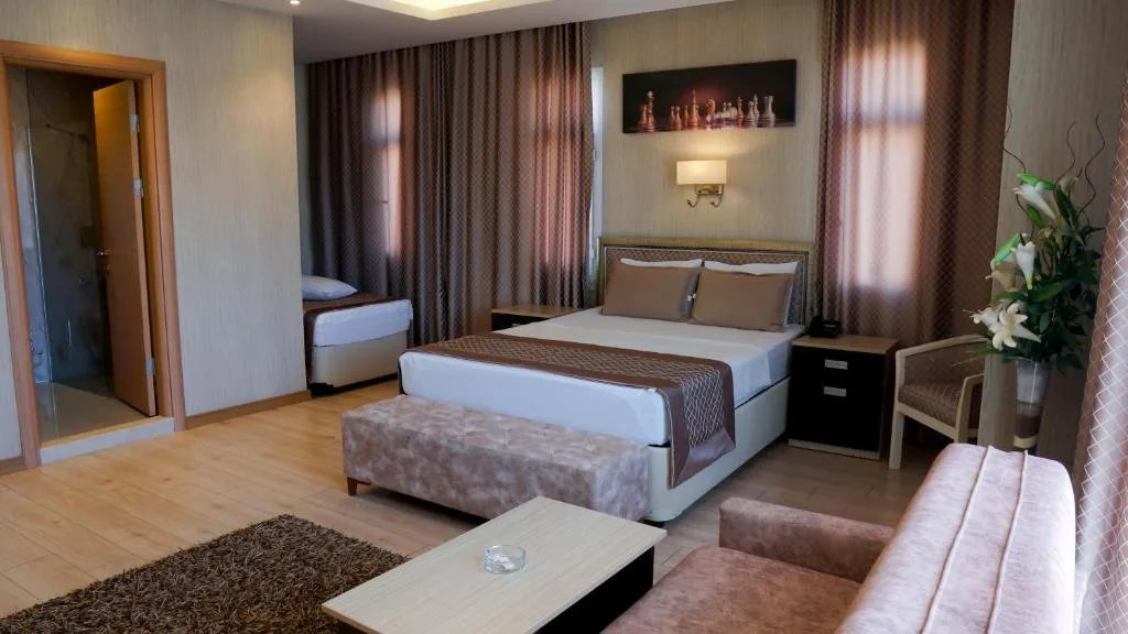 Othello Hotel - 3-star hotel in Mersin, Mersin - photo 1