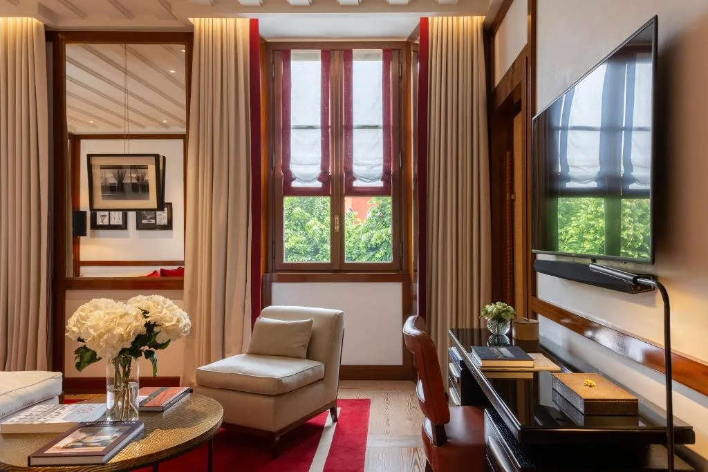 Portrait Milano - Lungarno Collection - 5-star hotel in Milan, Milan - photo 1
