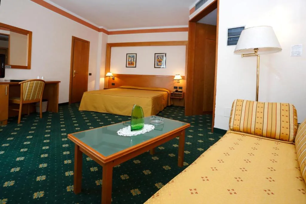 Hotel Estense - 3-star hotel in Modena, Modena - photo 1