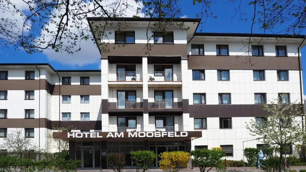 Exterior del Hotel Am Moosfeld en Múnich Trudering-Riem