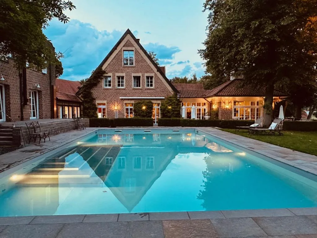 Landhaus Eggert - Hotel de 4 estrelas em Münster, Münster - photo 1