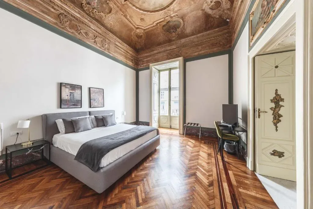 Relais Della Porta - Hotel de 4 estrelas em Toledo (9-min walk to Maschio Angioino), Naples - photo 1