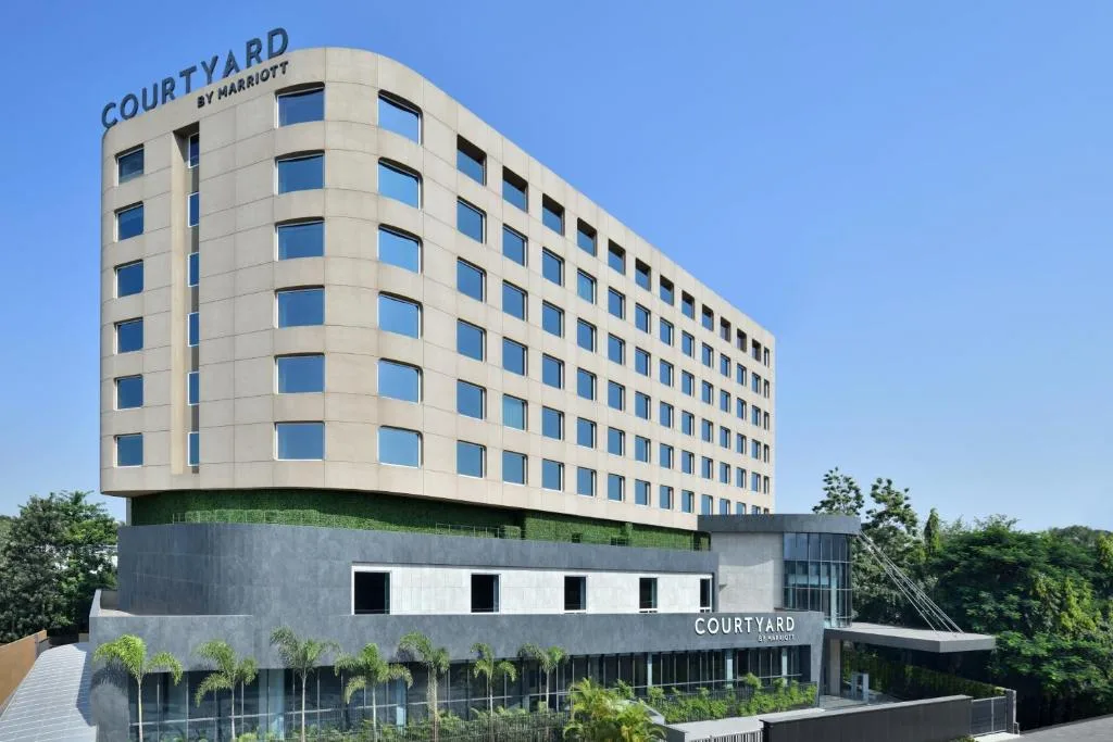 Courtyard by Marriott Nashik - Hotel de 5 estrelas em Nashik, Nashik - photo 1