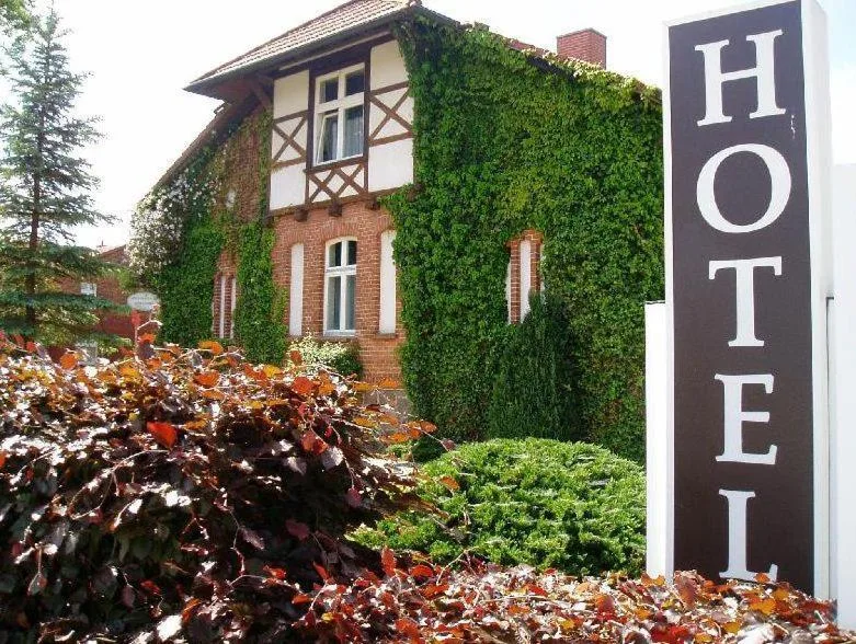 Hotel Sankt Georg - Hotel de null estrellas en Neubrandenburg, Neubrandenburg - photo 1
