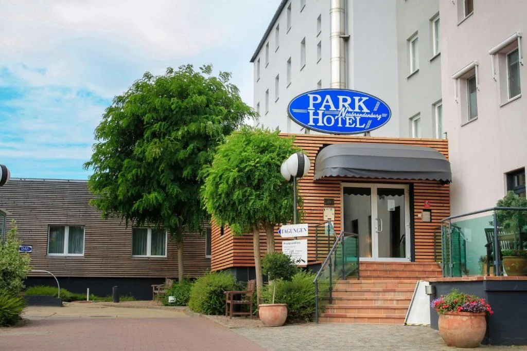 Parkhotel Neubrandenburg - Hotel de 3 estrellas en Neubrandenburg, Neubrandenburg - photo 1