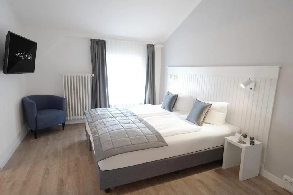 Hotel Kühl - null-star hotel in Neumünster, Neumünster - photo 1
