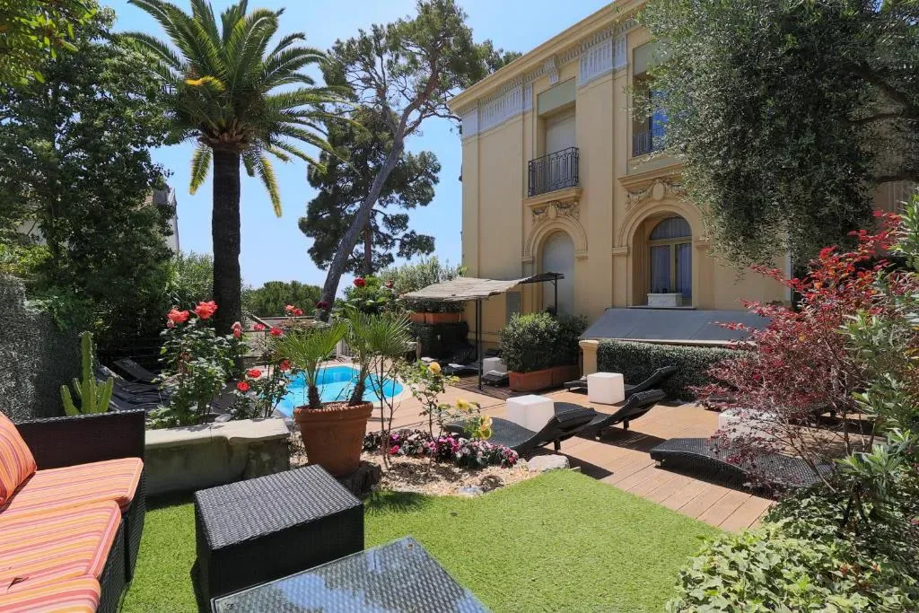 Hôtel Petit Palais - 4-star hotel in 17, Nice - photo 1