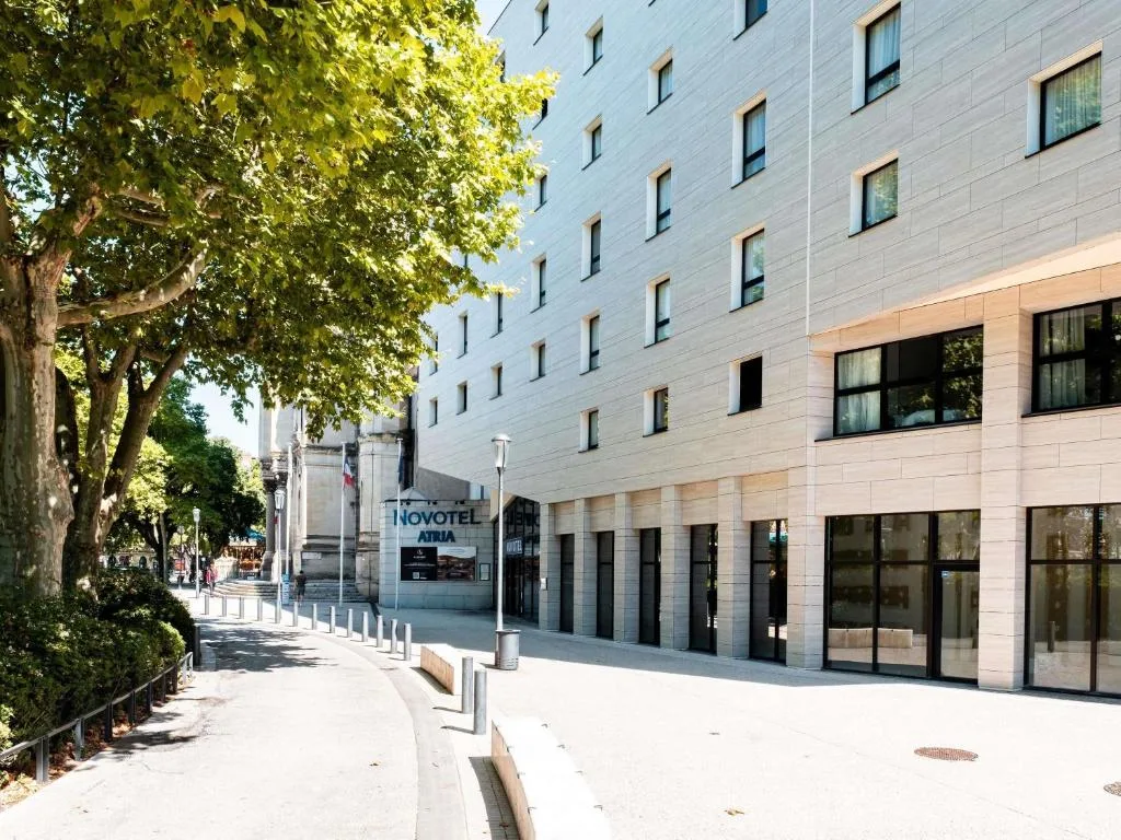 Novotel Atria Nimes Centre - 4-star hotel in Nîmes, Nîmes - photo 1