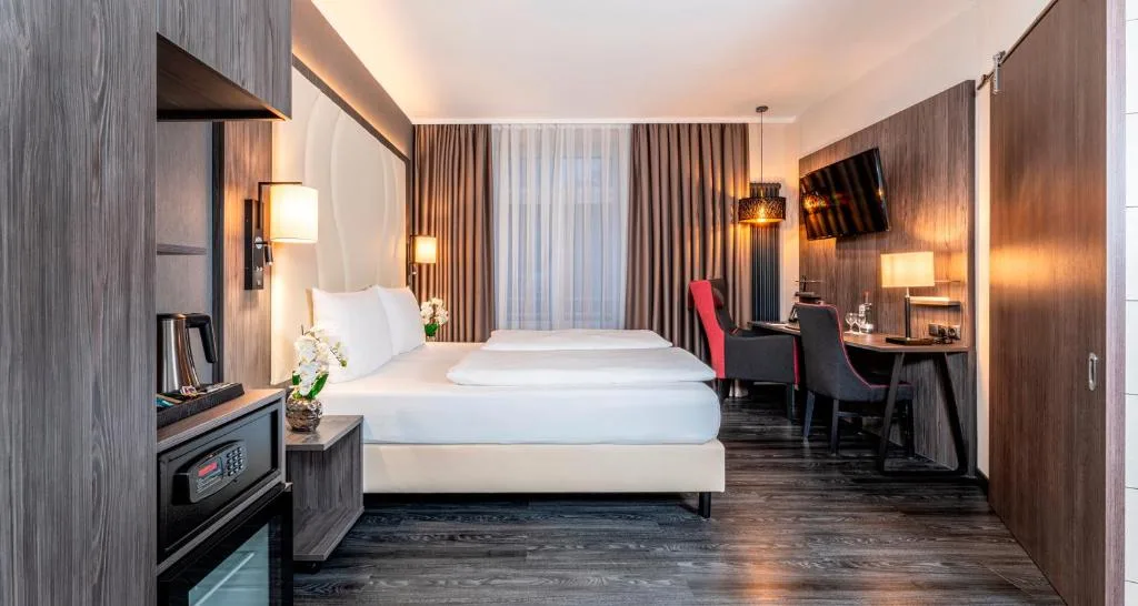 PLAZA Premium Parkhotel Norderstedt - Hotel de 3 estrelas em Norderstedt, Norderstedt - photo 1