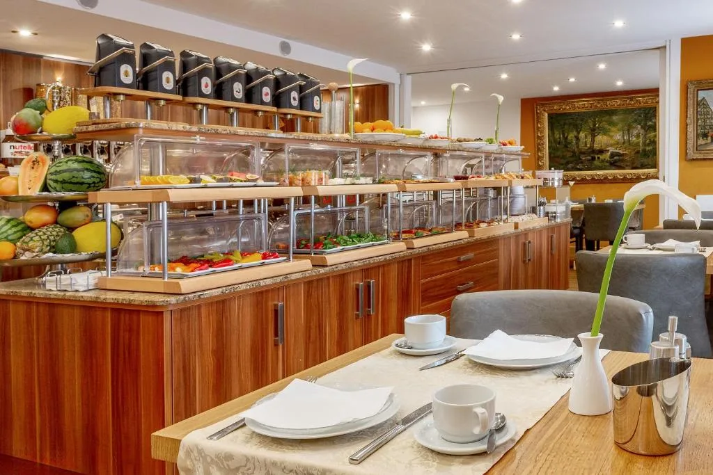 TIPTOP Hotel Burgschmiet Garni - Hotel de 3 estrellas en Nürnberg, Nürnberg - photo 1