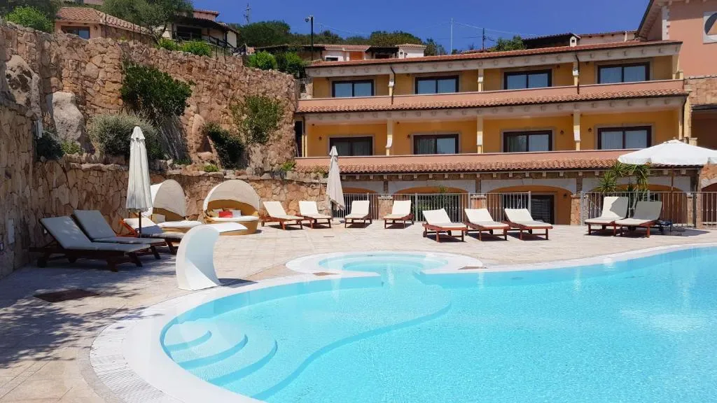 LH Hotel Pozzo Sacro - Hotel de 4 estrellas en Strada Olbia Pittulongu Km 3, Olbia - photo 1