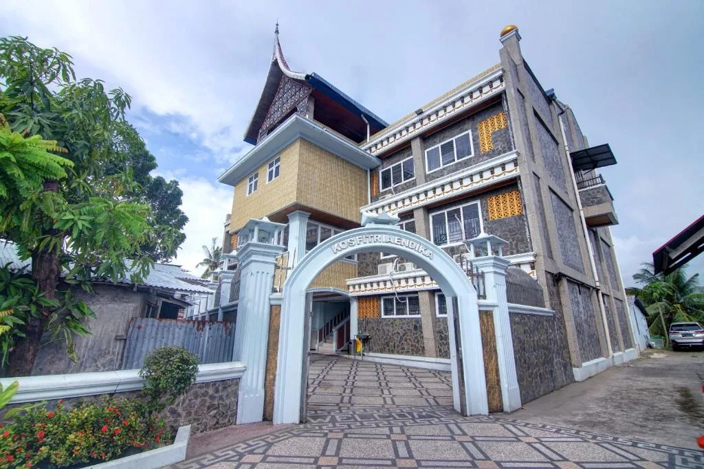 Dancenter Padang City Center Near Gunung Padang Formerly Hotel Fitriaendika - null-star hotel in Padang, Padang - photo 1
