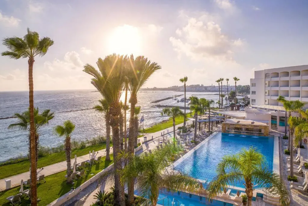 Alexander The Great Beach Hotel na avenida Poseidonos, Pafos