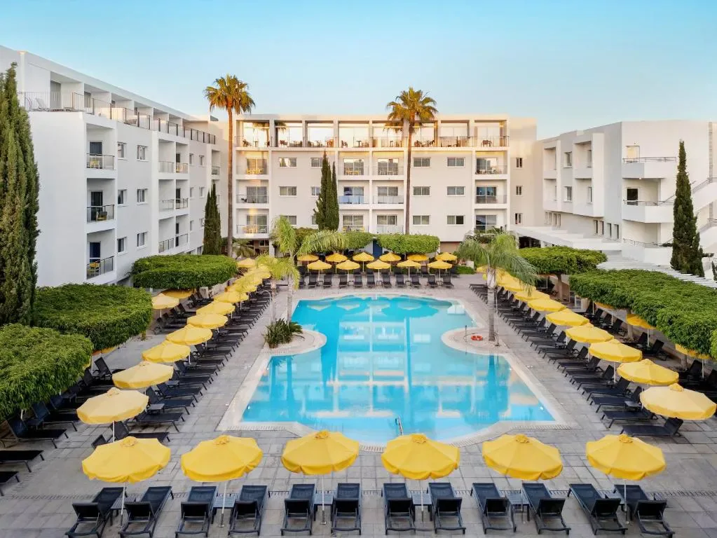 Piscine du Mayfair Hotel & Gardens, Paphos
