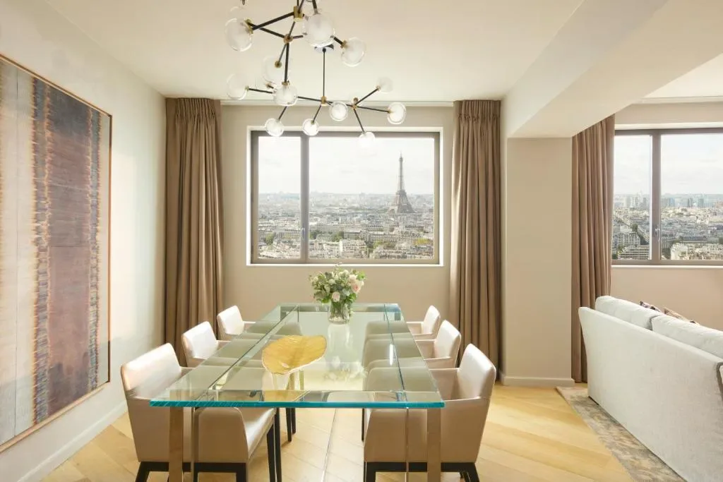 Tour du Hyatt Regency Paris Étoile près de la Porte Maillot