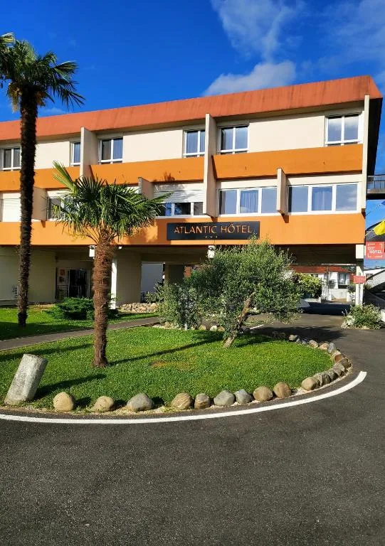 Atlantic Hôtel - 3-star hotel in Pau, Pau - photo 1